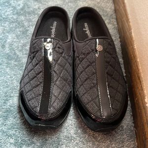 Women’s 9.5 Easy Spirit Shoes
